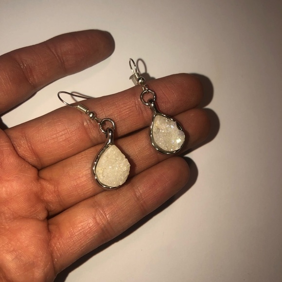 ISARA White Druzy Necklace & Earrings Set Silver Tone Costume Jewelry - Picture 5 of 8